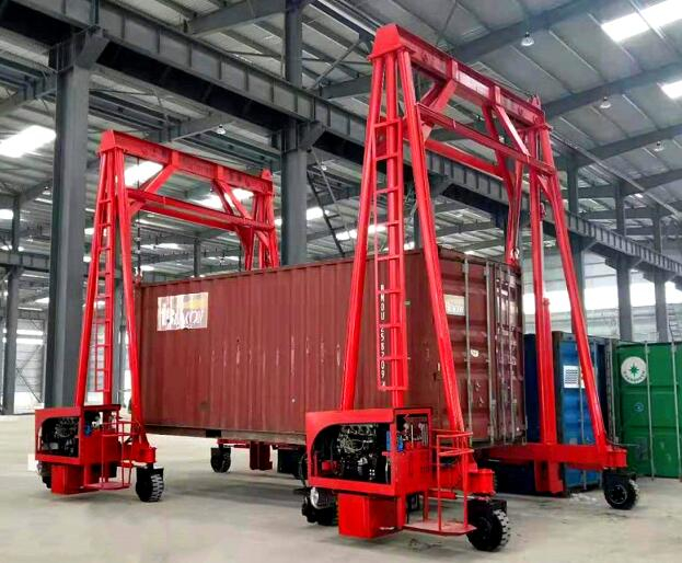 詳細(xì)介紹BSJD400門架移動式集裝箱吊車